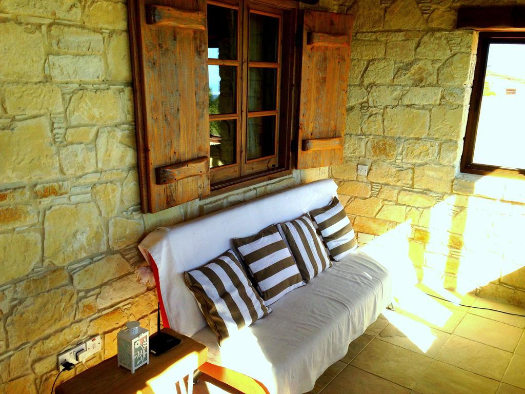 Lofou Traditional Stone House Экстерьер фото