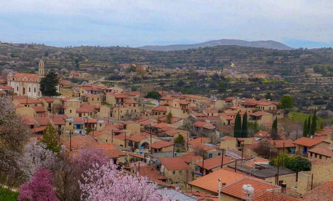 Lofou Traditional Stone House Экстерьер фото